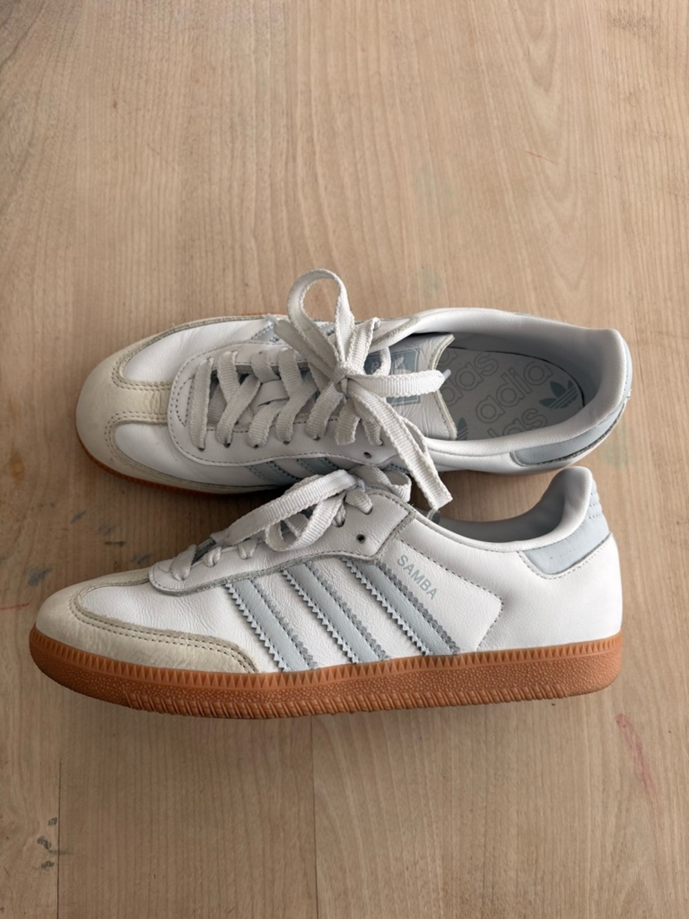 Adidas Samba  White and Beige Classic Low-Top Sneakers.